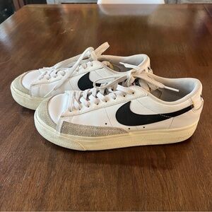 Nike Blazers Low Platform Women’s Sneakers Size 9